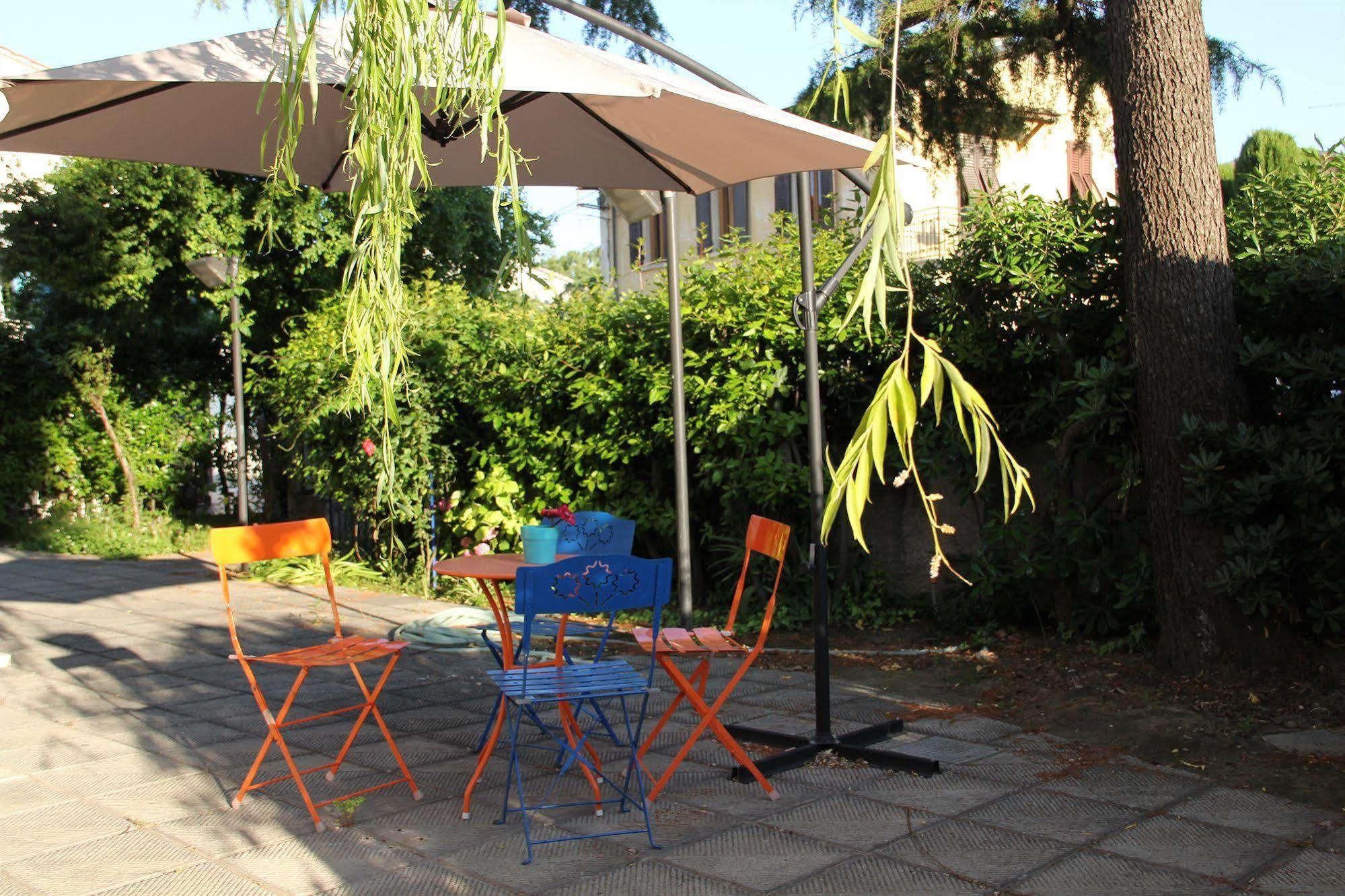 Hostel Pisa Villa Giulia Екстер'єр фото